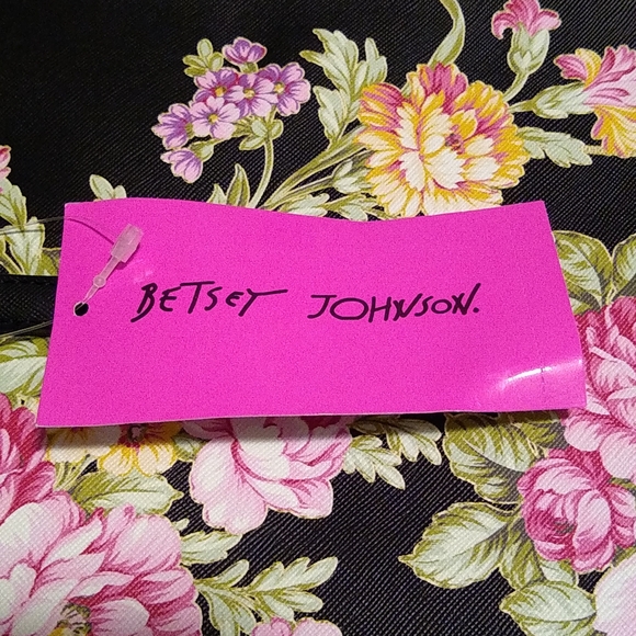 Betsey Johnson Tote with bonus wristlet - Picture 2 of 5